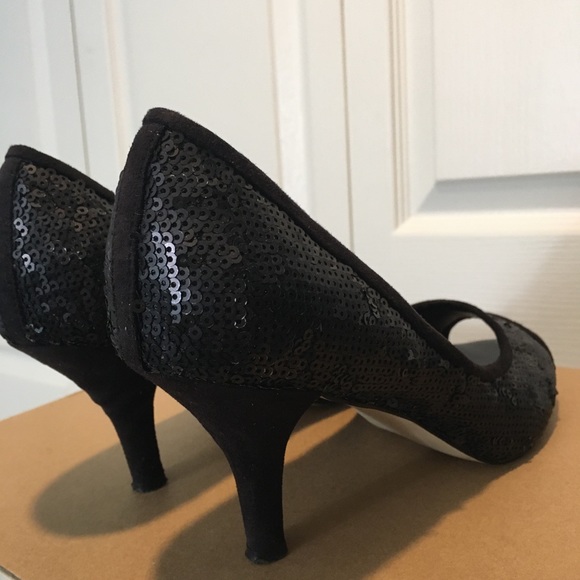 Banana Republic black sequin peep toe heels size 8 - Picture 6 of 14